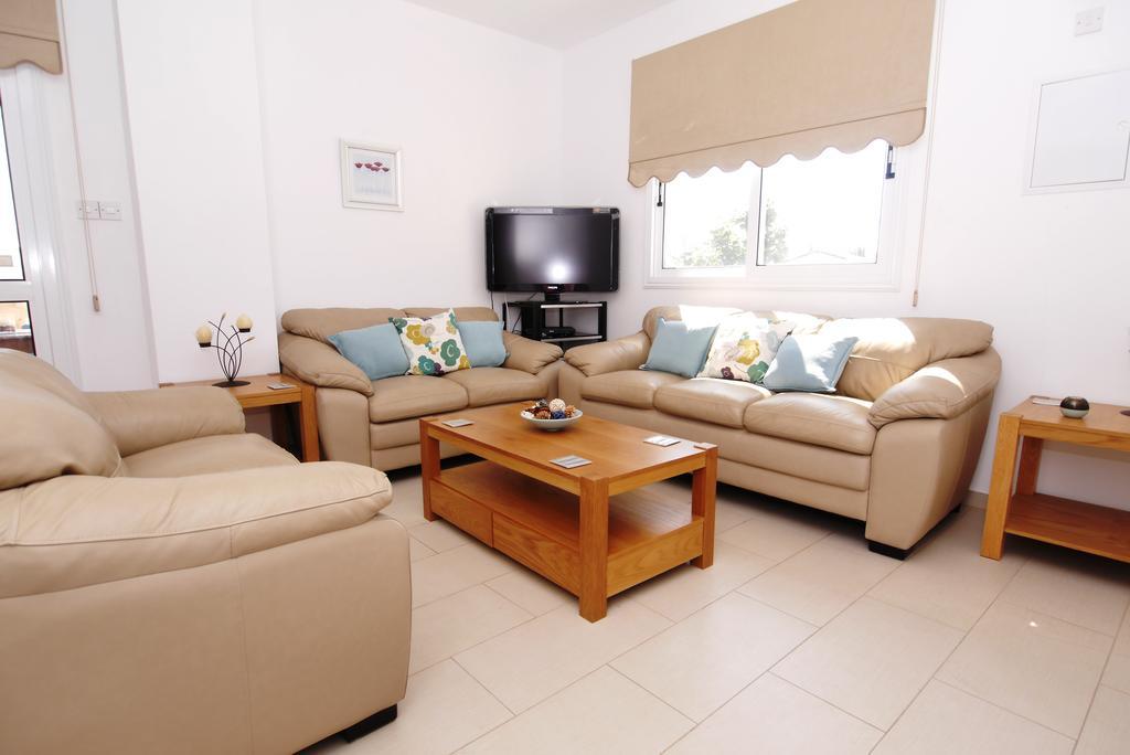 Maouris Villa Protaras Room photo